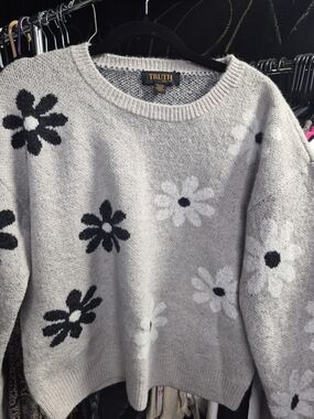 Truth Floral Crewneck Sweater in Light Gray, Black and White